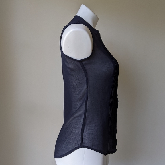 🌼 FATE Alameda PinTuck Button up V-Neck Blouse, Navy XS NWT - Picture 5 of 6